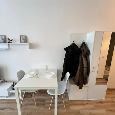 Wroclaw Colorful And Cosy Near Unss And Nsa W Wifi 아파트 *